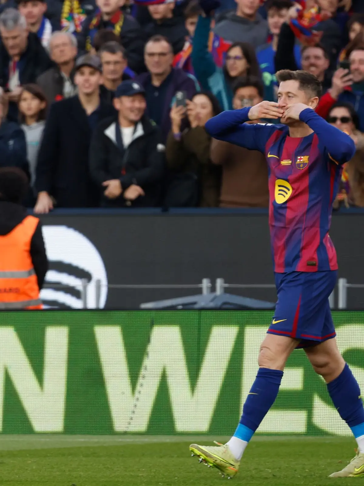 Bild zu: "Sieg bei Barças Camp-Nou-Rückkehr: «Unglaubliches Gefühl»"