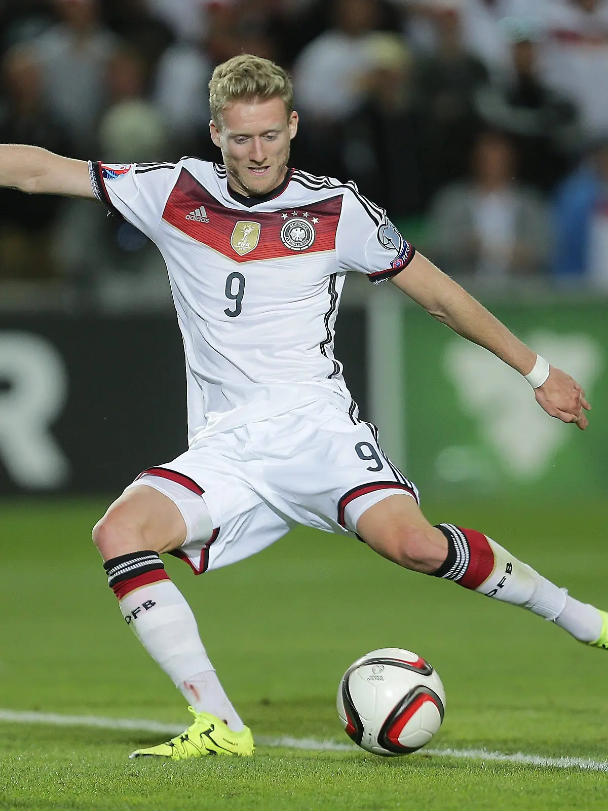 Bild zu: "Ex-Fußball-Star Andre Schürrle zieht spannenden MMA-Vergleich"