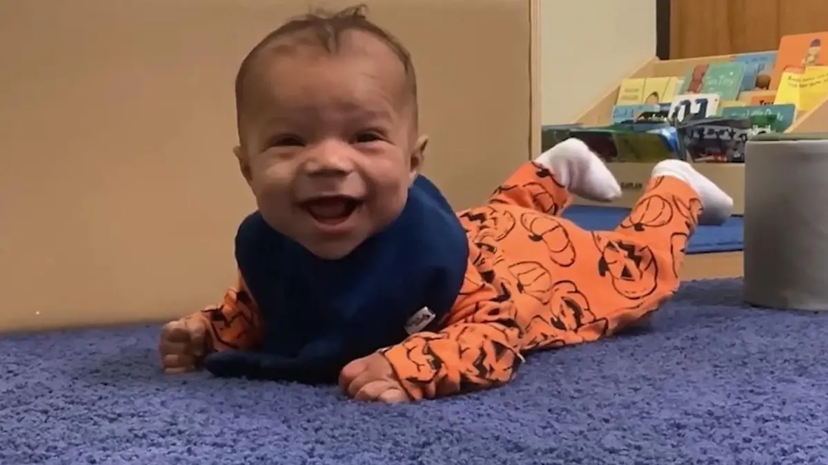 „Er wurde blau und schlaff!“ – Polizist rettet Baby vor dem Ersticken Mitten im Supermarkt