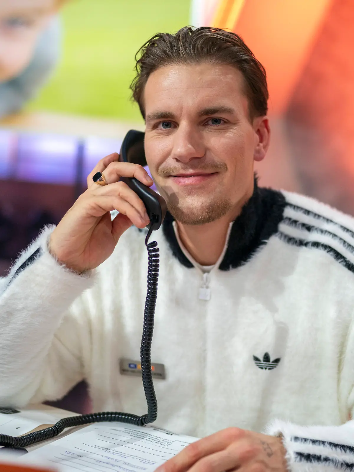 Vielleicht kann Bachelor Felix Stein schon bald auch mit seiner neuen Freundin telefonieren