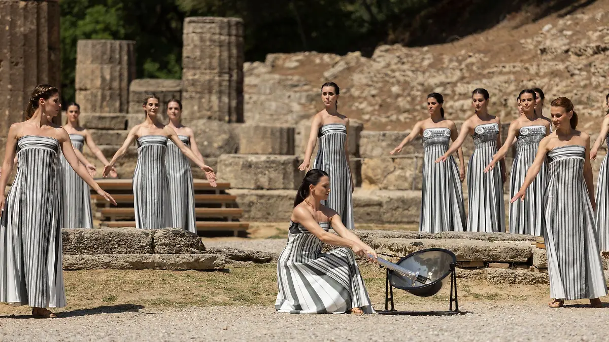 Schlechtes-Wetter-Zeremonie-f-r-Olympia-ins-Museum-verlegt