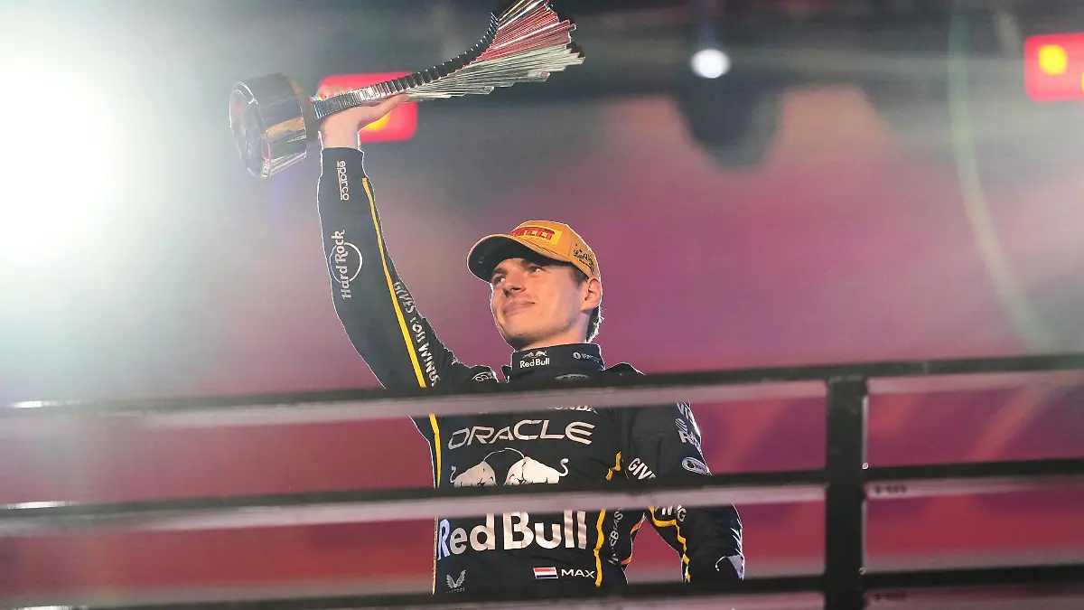 Nach-WM-Erdbeben-Macht-es-Verstappen-wie-Schumacher-