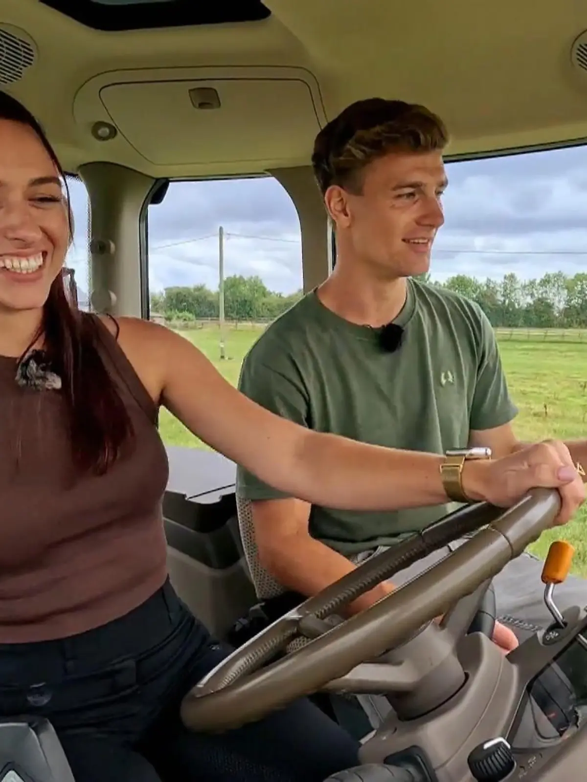 Bild zu: "Zwischen Teilnehmer Friedrich und Laura knistert es!"