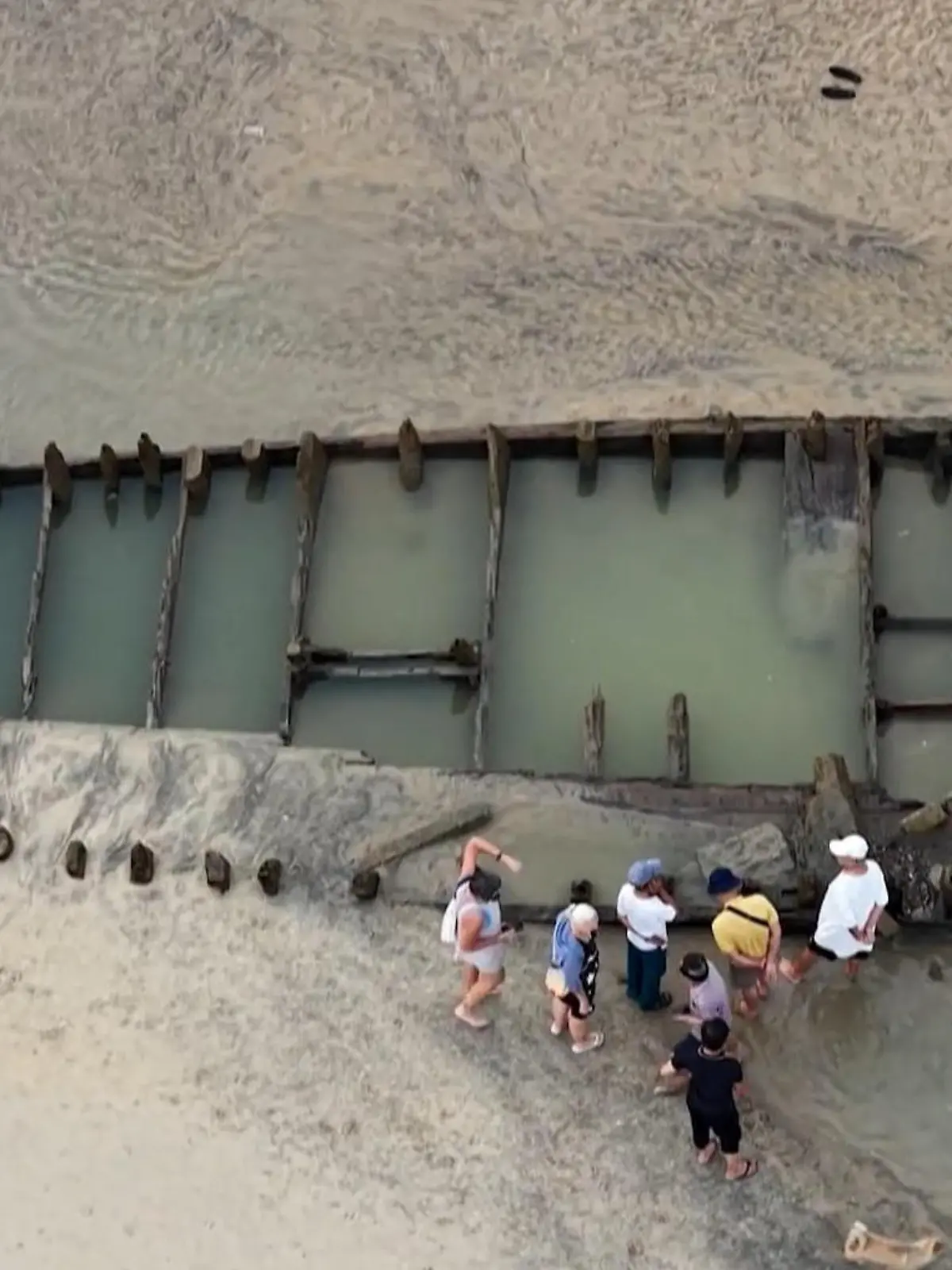Bild zu: "Taifun legt verborgenen Schatz frei! Antikes Wrack vor Vietnams Küste entdeckt"