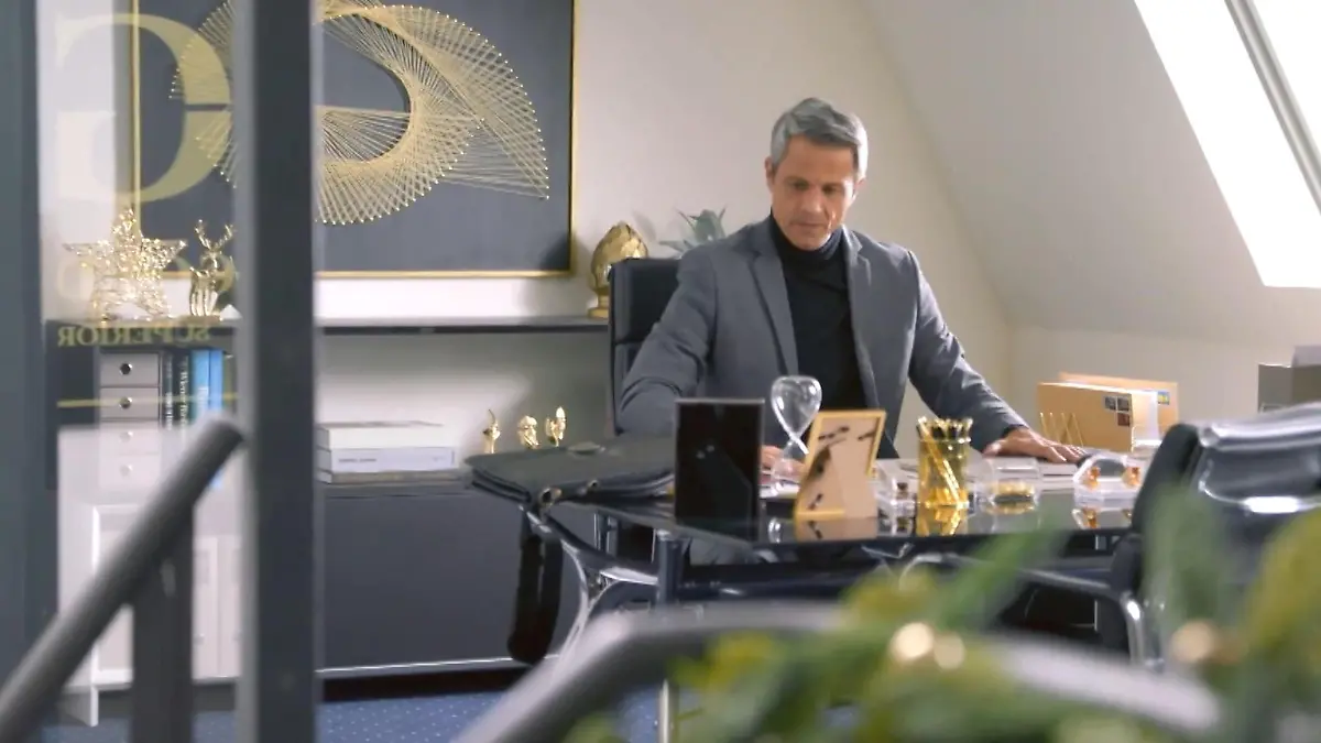 Benedikt sucht ungeahnt an der richtigen Stelle „Unter uns“-Folge vom 05.12.25 auf RTL+