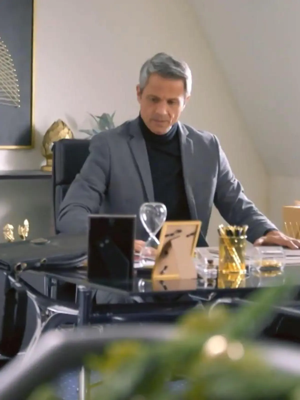 Unter uns: Benedikt sucht nach dem Beweis für Patrizias Bigamie