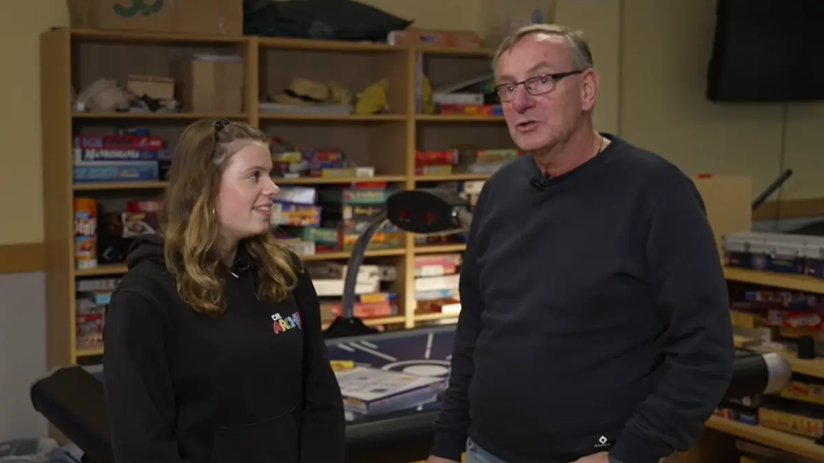 Kiara Pohle und Bernd Siggelkow reden miteinander