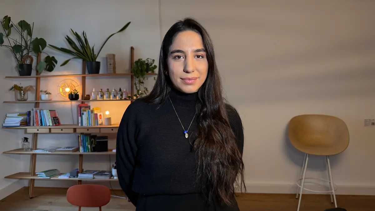 Orange-Day-Ex-Freund-schlug-Sogol-28-krankenhausreif-jetzt-hilft-ihre-KI-betroffenen-Frauen