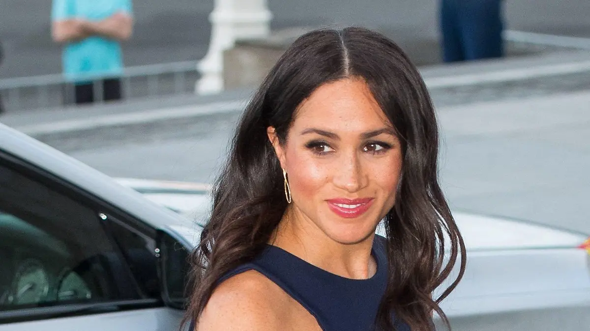 ARCHIV - 31.10.2018, Neuseeland, Auckland: Herzogin Meghan kommt zu einem Empfang, der vom neuseeländischen Premierminister im Auckland War Memorial Museum veranstaltet wird. Am 4. August wird Meghan 40 Jahre alt. Foto: Dominic Lipinski/PA Wire/dpa +++ dpa-Bildfunk +++