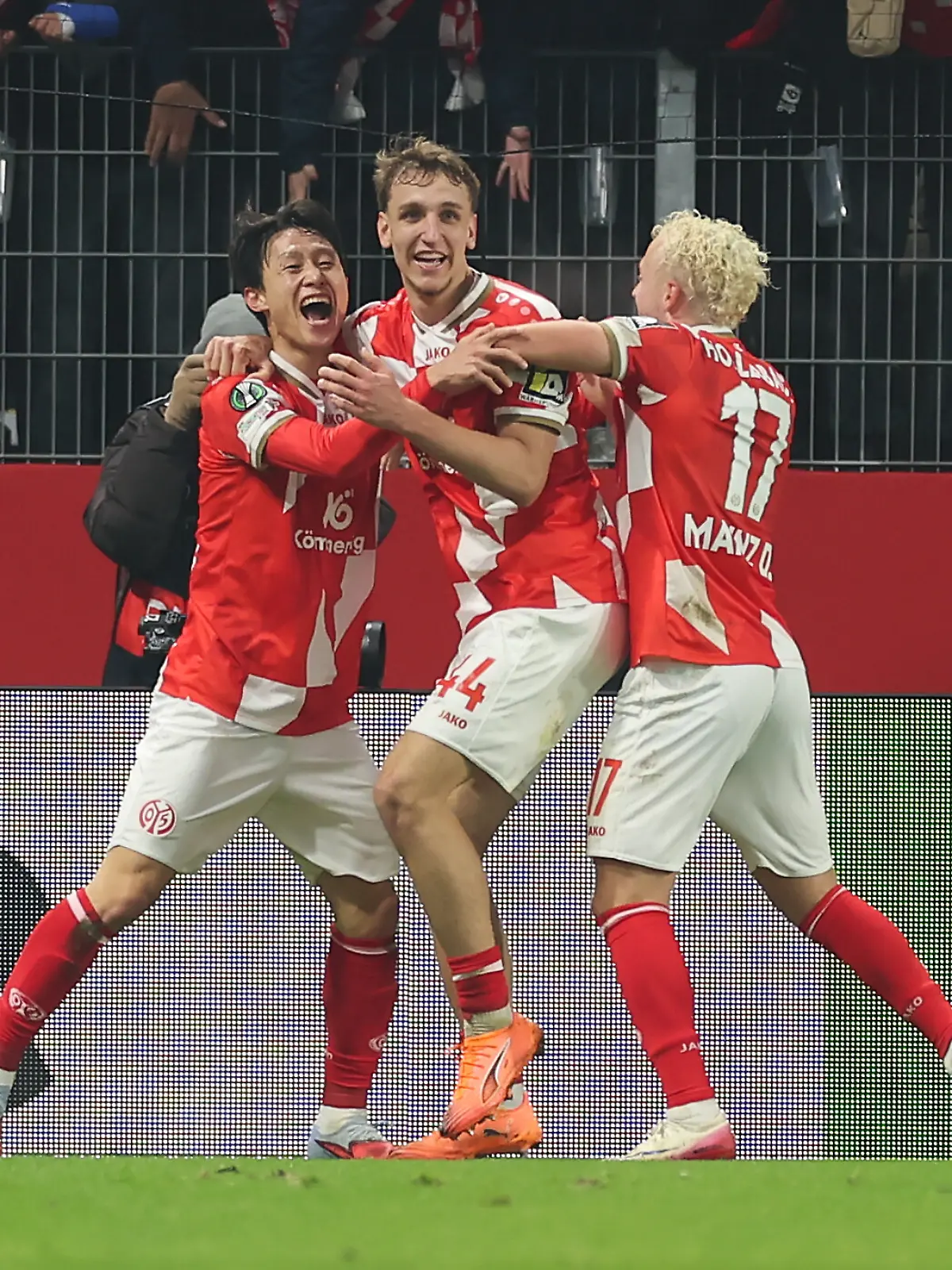 Der FSV Mainz 05 schlägt AC Florenz in der Conference League mit 2:1.