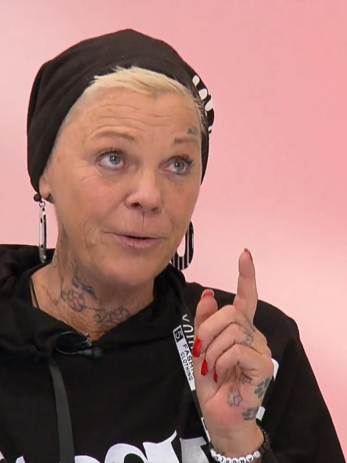 Bild zu: "Harte Kritik von Andrea an Sonias Look"