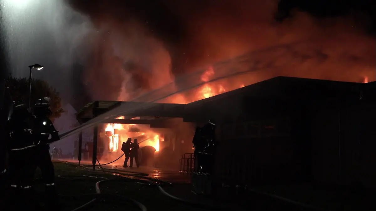 Millionenschaden! Feuer zerstört Kindergarten Brandursache unklar
