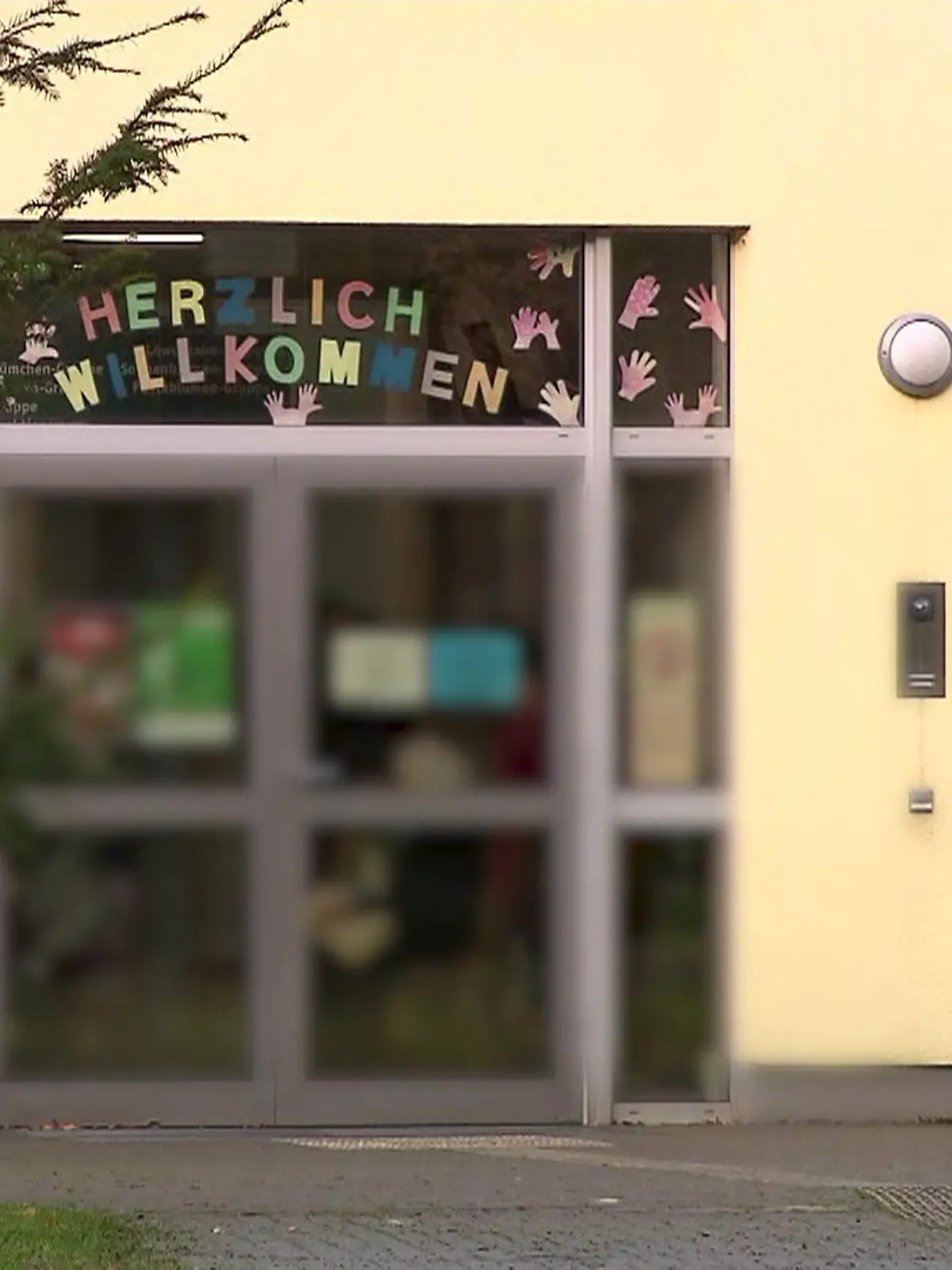 Bild zu: "Erzieherin wegen Kinderpornografie festgenommen"