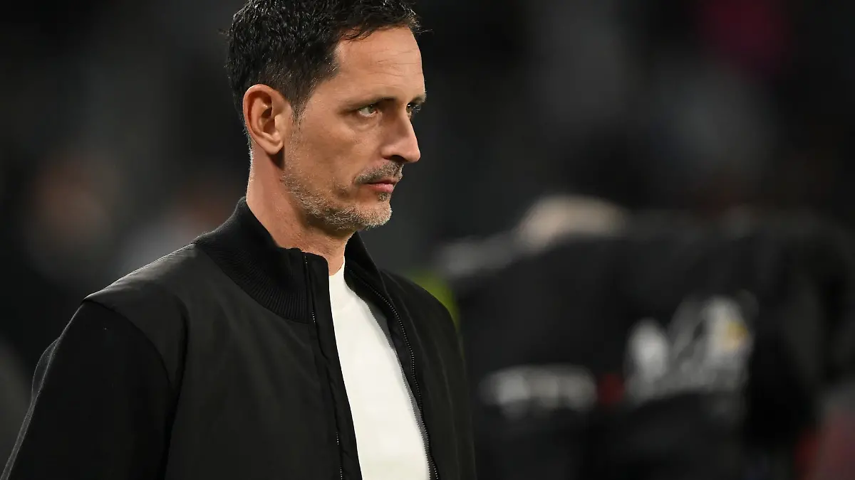 Ewiger-Dino-Toppm-ller-und-seine-Eintracht-der-Extreme