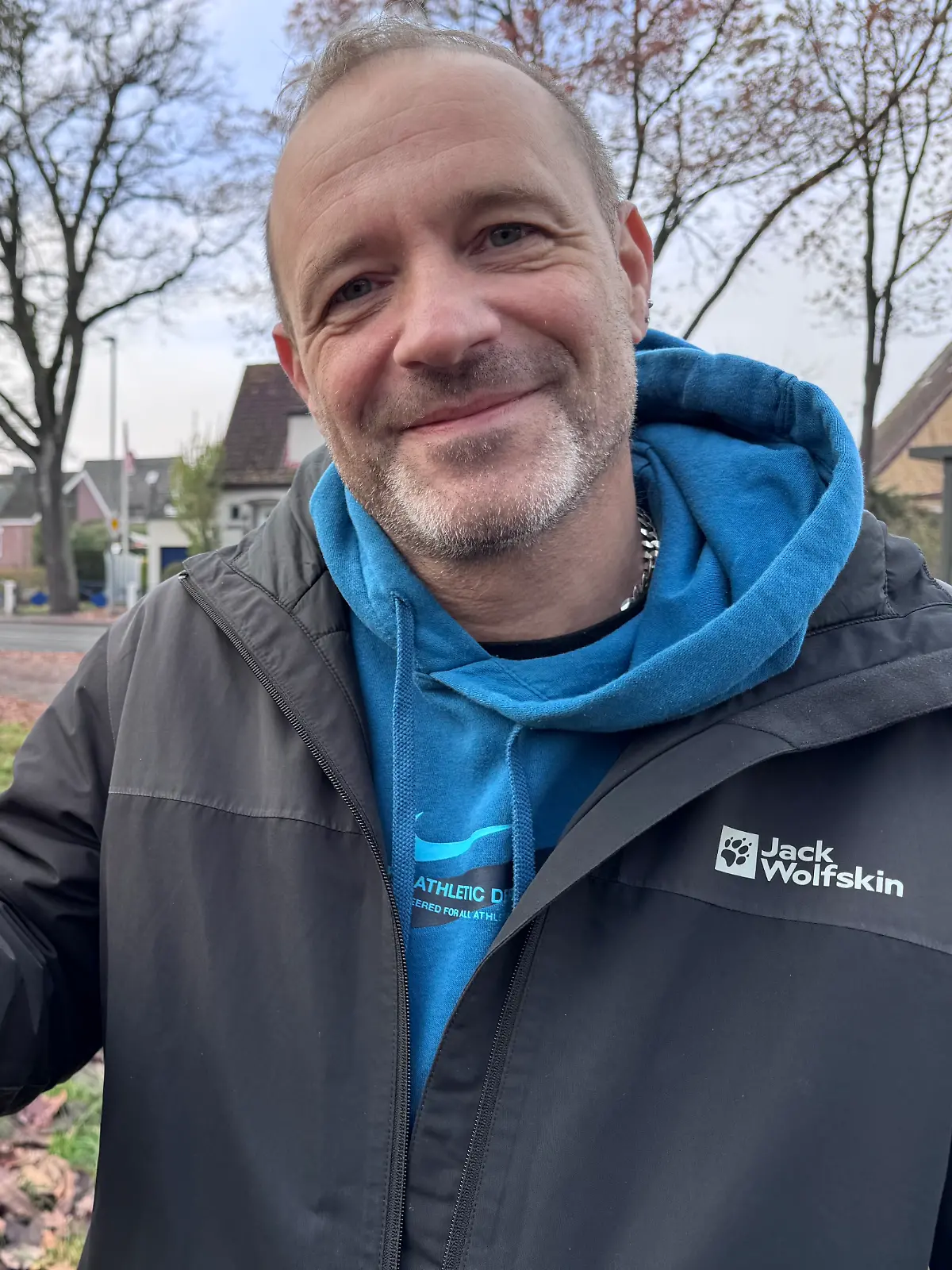 Bild zu: "Sie floh vor dem Schlachter! Jan (49) schenkt ausgebüxter Kuh Mücke ein neues Leben"