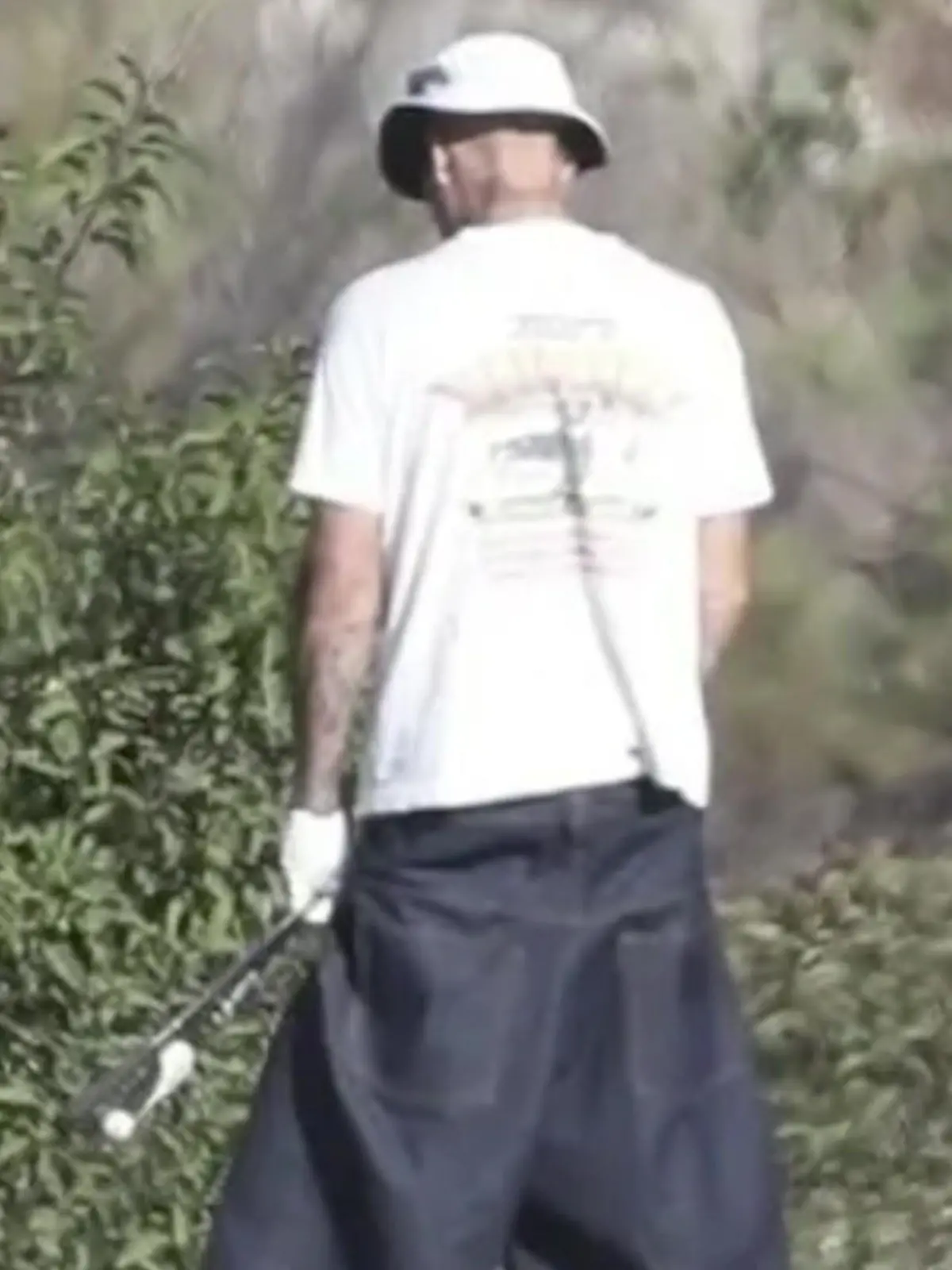 Bild zu: "Erleichterung vor den Kameras! Superstar strullert auf Golfplatz"