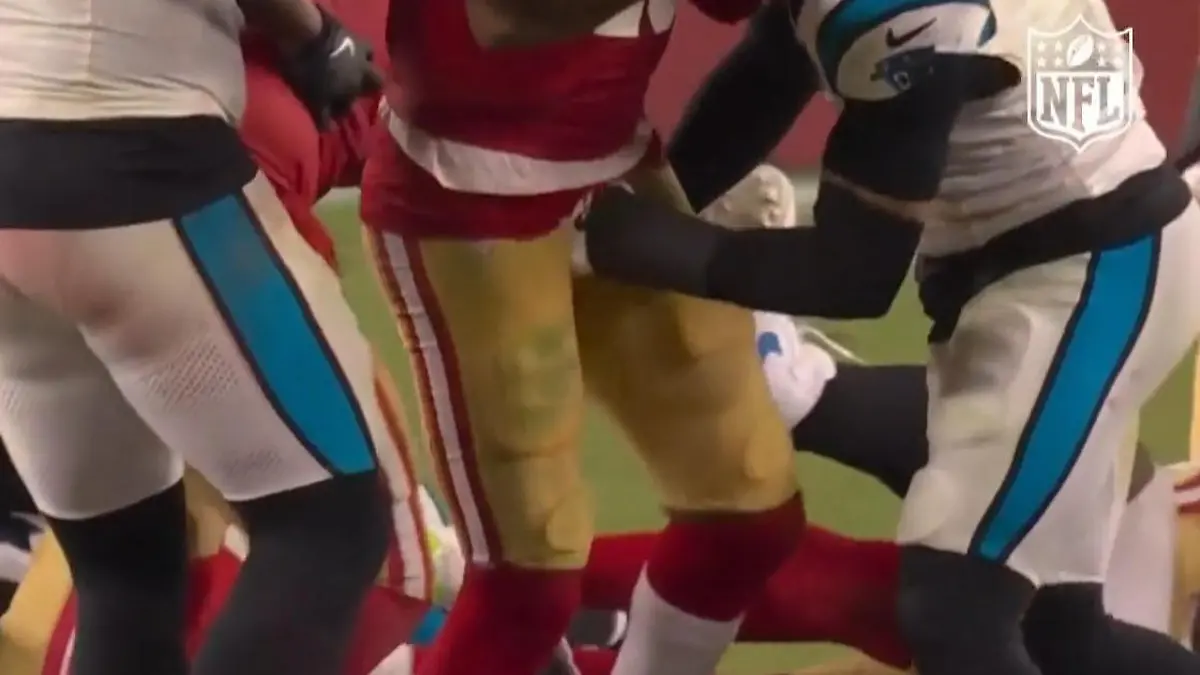 Das war das falsche Ei! Spieler schlägt Konkurrent in den Schritt Weichteil-Attacke in der NFL