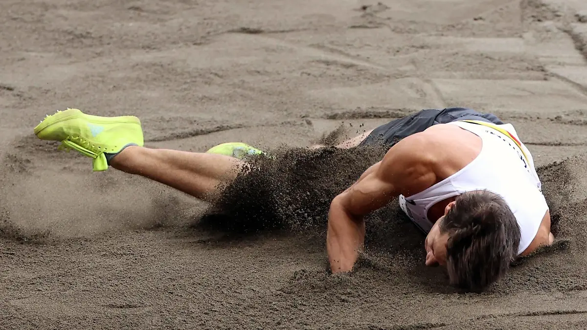 Belgian Thomas Van Der Plaetsen pictured in action during the long jump contest, second event on the first day of the men s decathlon on day 13 of the Tokyo 2020 Olympic Games, Olympische Spiele, Olympia, OS in Tokyo, Japan on Wednesday 04 August 2021. The postponed 2020 Summer Olympics are taking place from 23 July to 8 August 2021. BENOITxDOPPAGNE PUBLICATIONxINxGERxSUIxAUTxONLY x3054879x