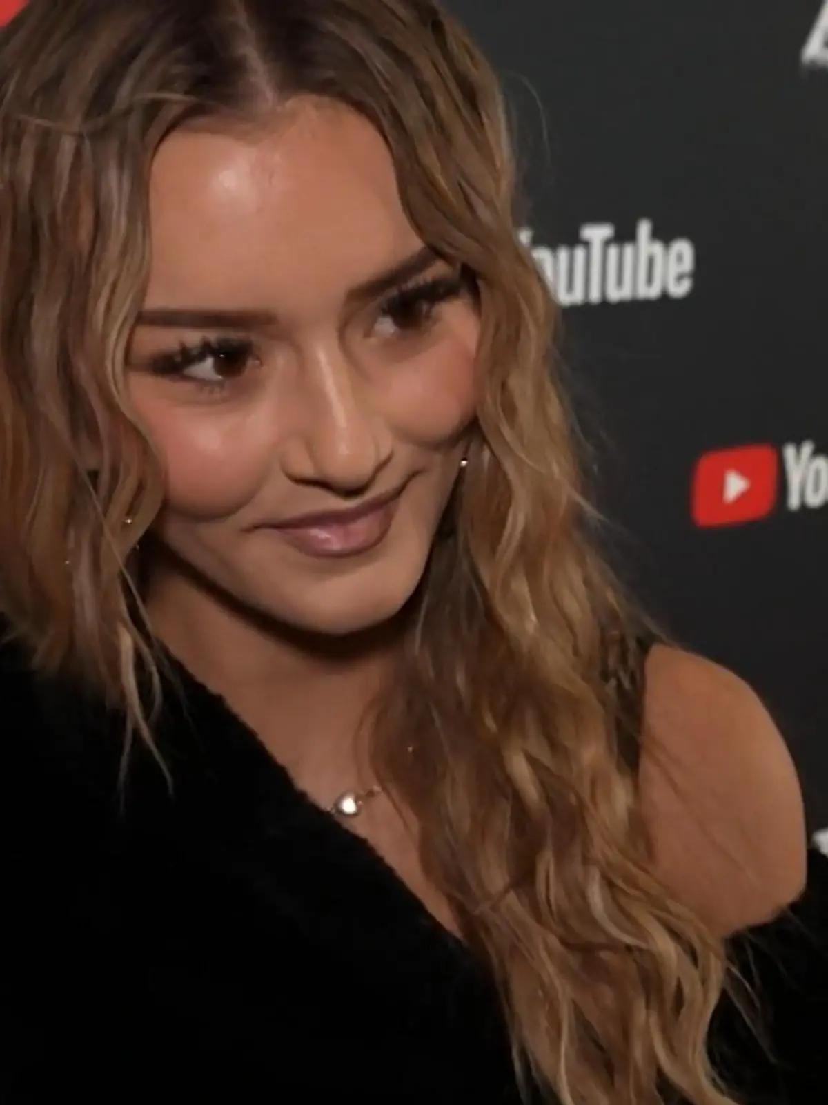 Bild zu: "Ihre Eltern kennt ganz Deutschland! Promi-Tochter kaum wiederzuerkennen"