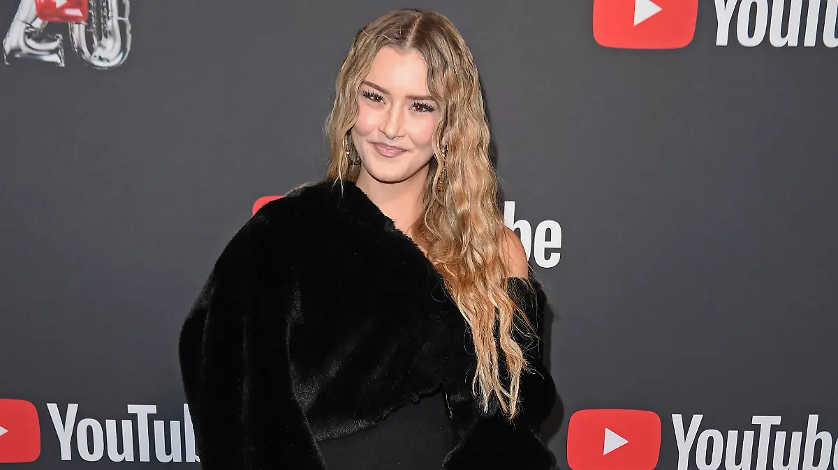 Sarah-Connors-Tochter-Summer-Terenzi-Red-Carpet-Premiere-bei-den-YouTube-Awards-