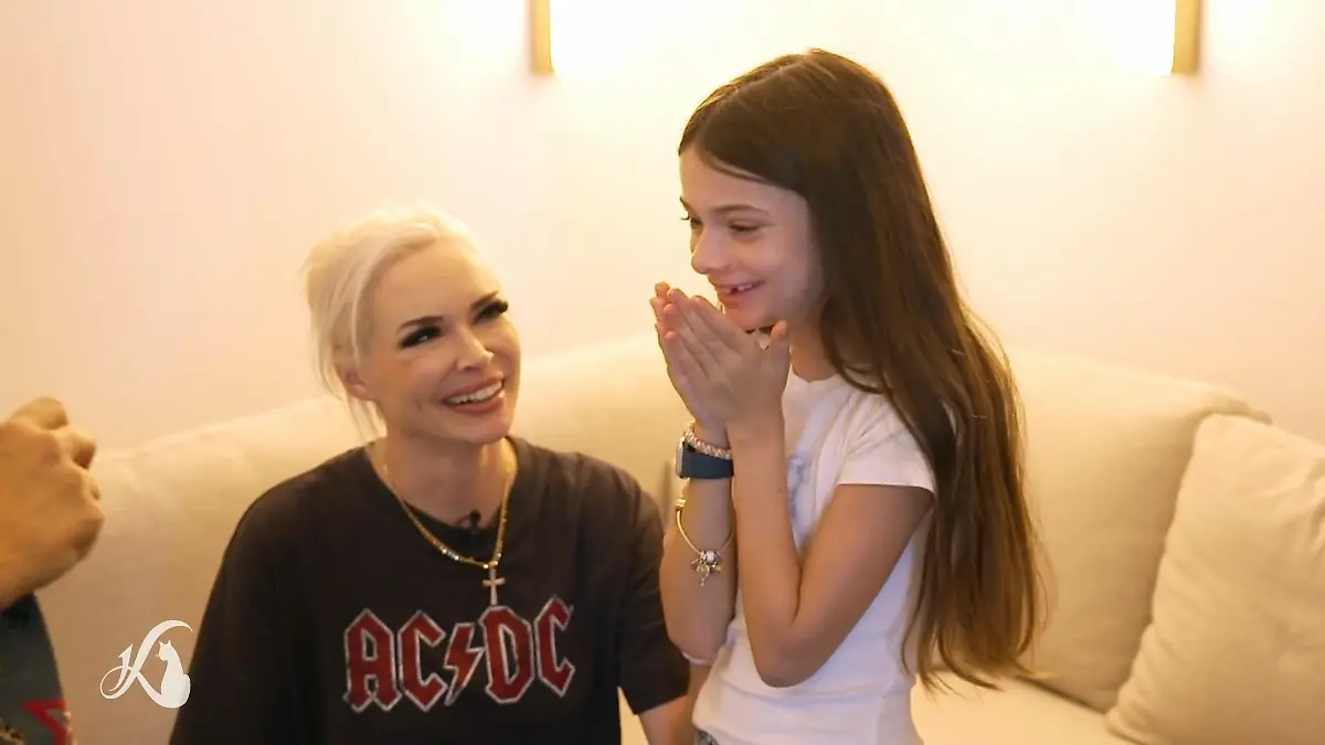 Sophias erster Schritt in die Fashionwelt Gemeinsam am Outfit getüftelt