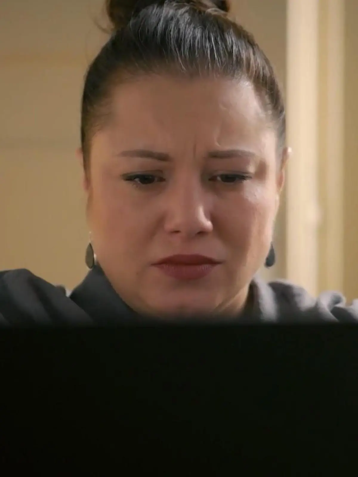 AWZ: Vanessa findet besondere Videos auf Richards Laptop