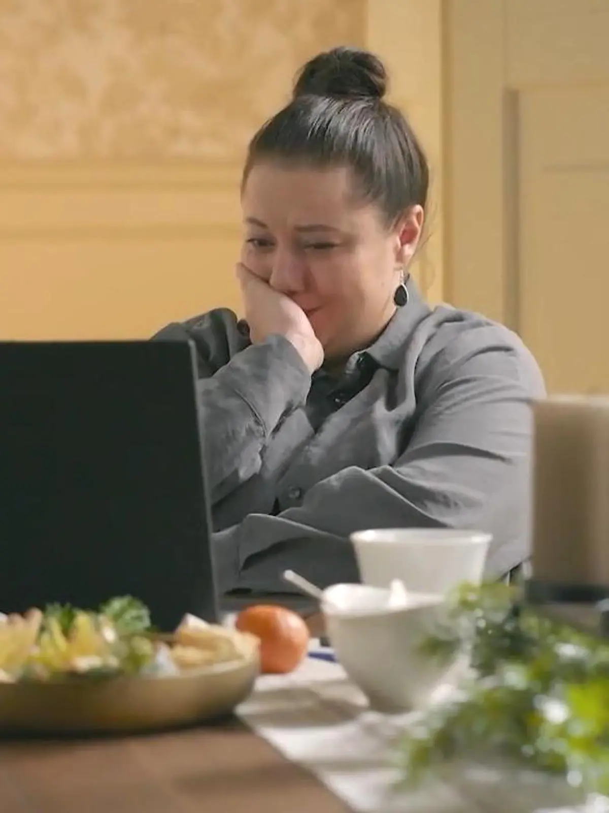 AWZ: Vanessa entdeckt Richards Abschiedsvideos