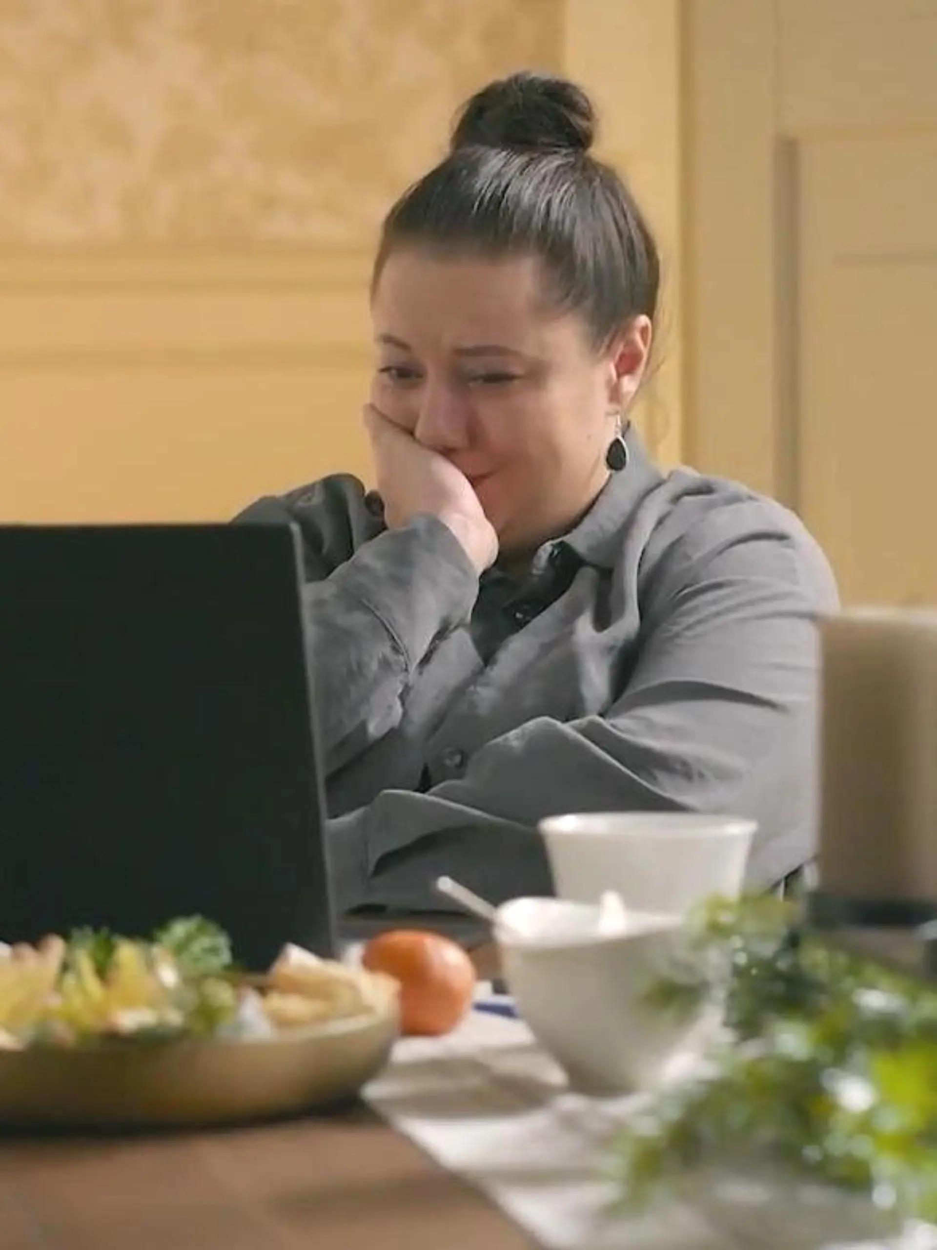 AWZ: Vanessa entdeckt Richards Abschiedsvideos