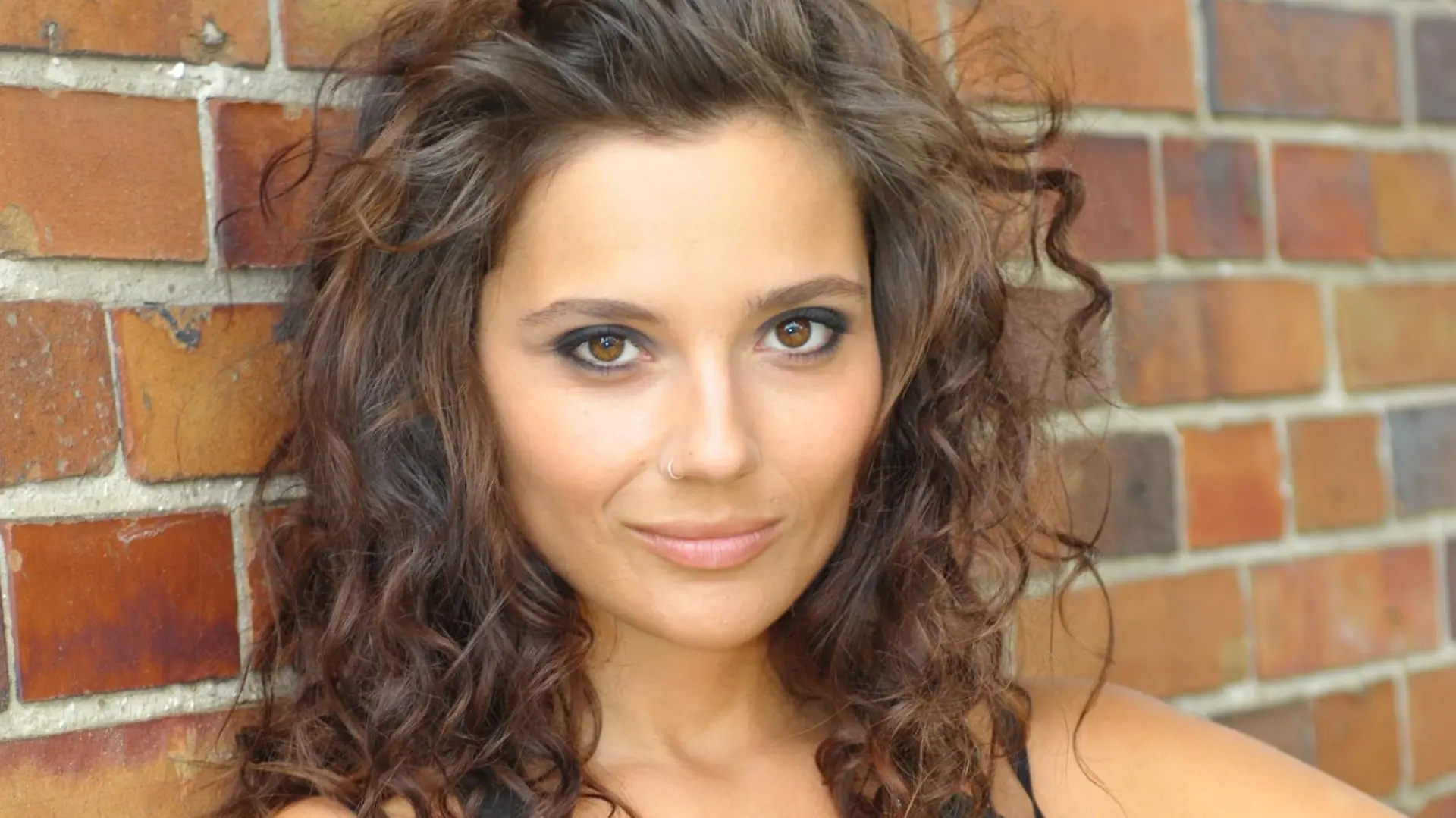 Linda Marlen Runge spielt Andrea "Anni" Brehme
