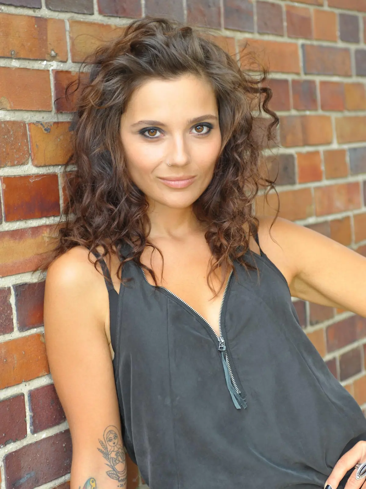 Linda Marlen Runge spielt Andrea "Anni" Brehme