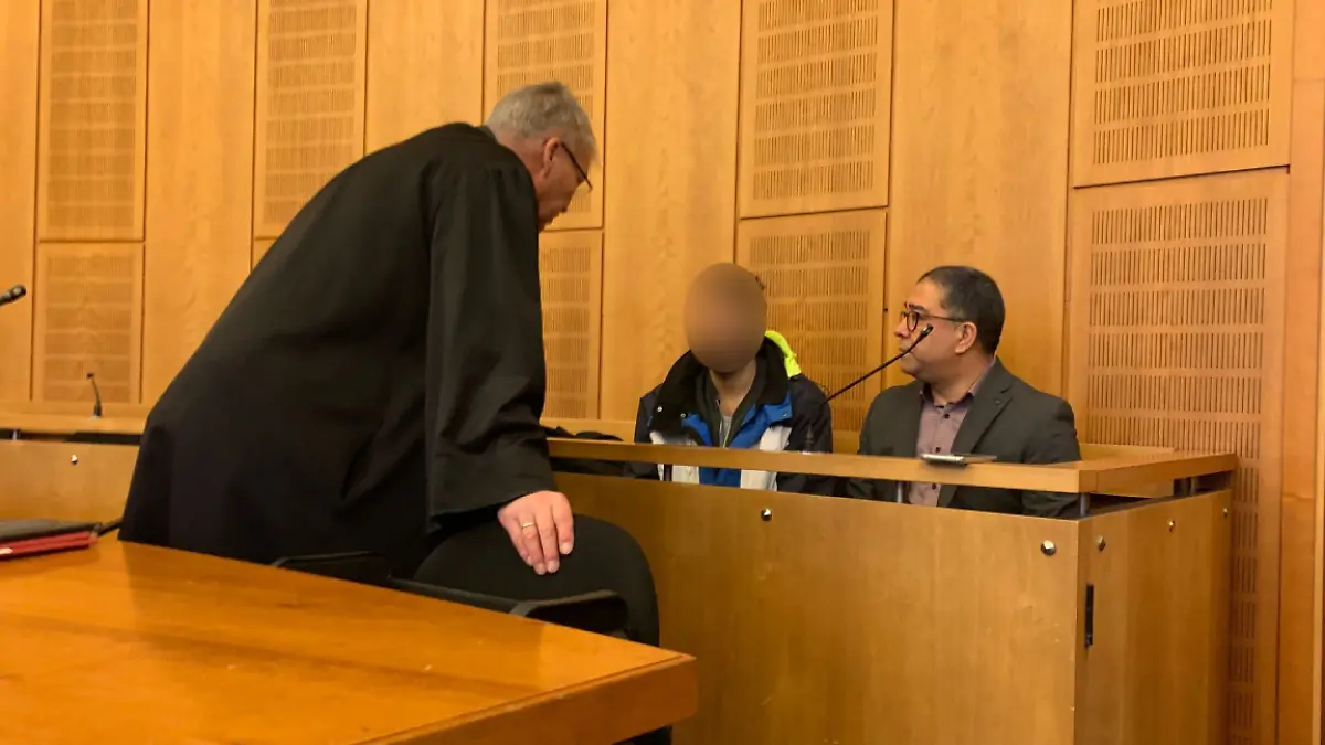 Sayed S. hat gestanden, auf die „New Yorker”-Filialchefin eingestochen zu haben.