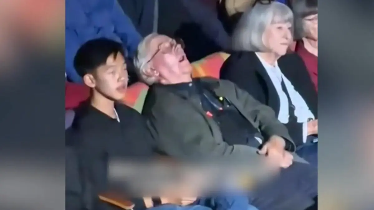 Konzertbesucher schlummert! Schnarch-Aktion direkt vor Megastar – Sängerin reagiert SO Und das in der ersten Reihe