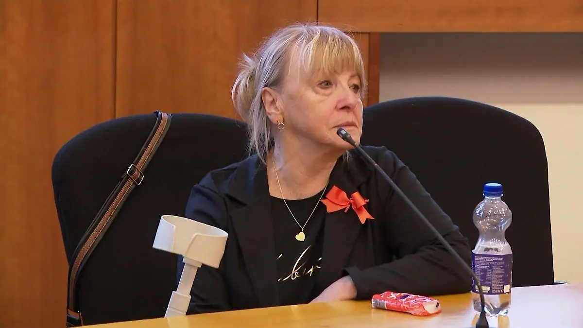 Chefin von „New Yorker"-Filiale erstochen – Mutter trauert vor Gericht um ihre Tochter! Prozess in Krefeld