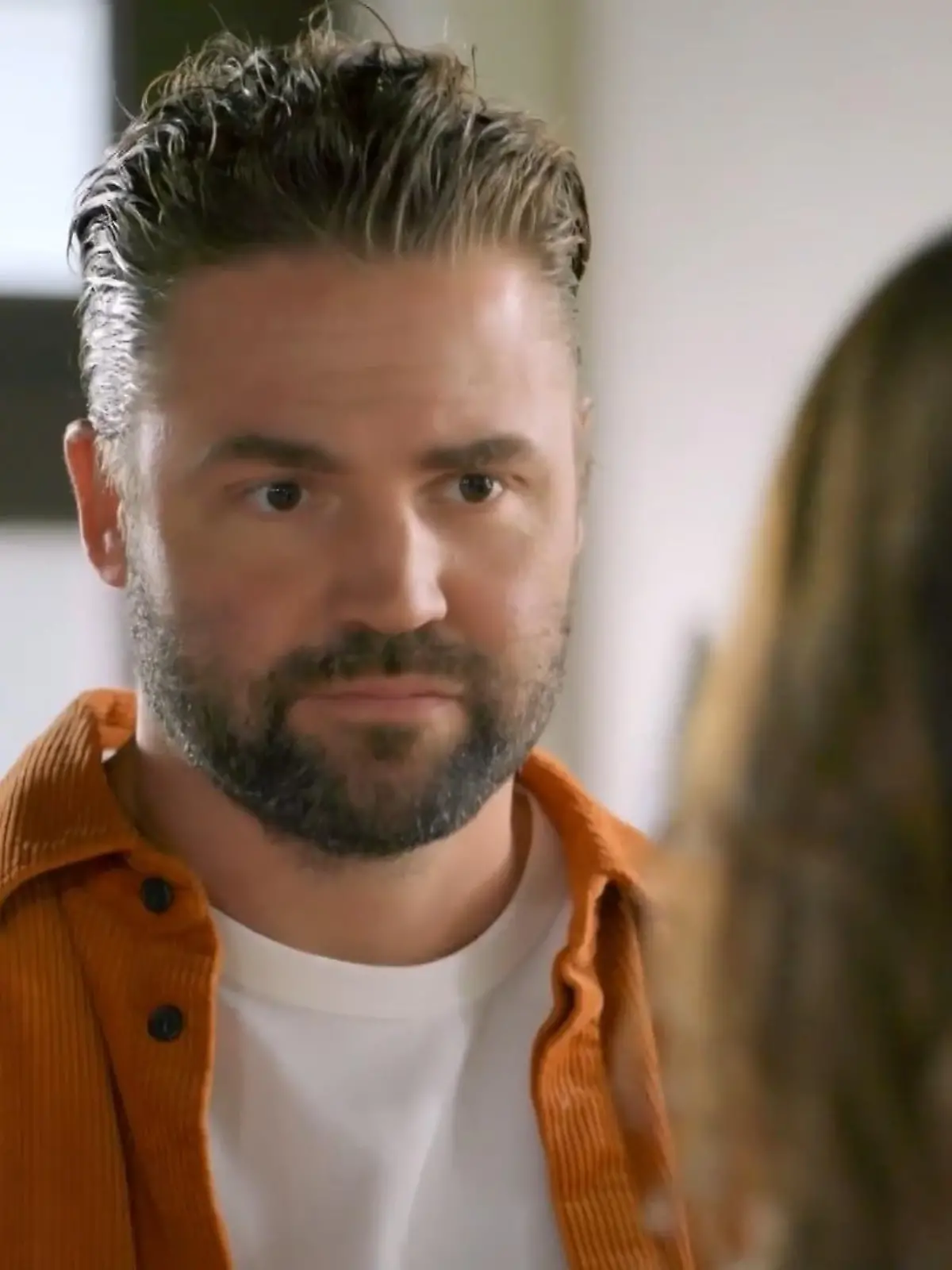 Bambi bekommt einen fragwürdigen Tipp von Britta