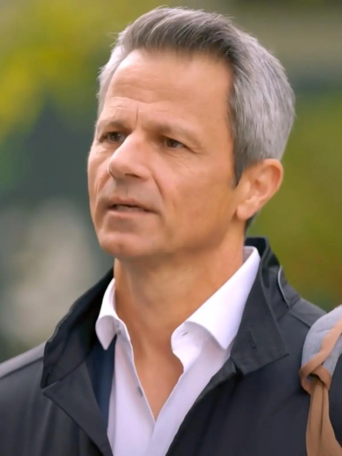 Benedikt holt sich für seine Rache an Patrizia Rat bei Tobias