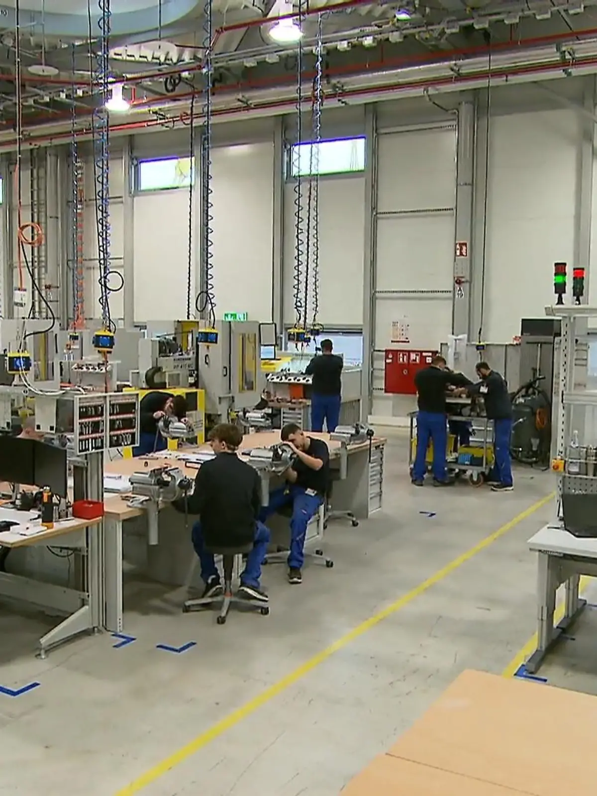 Bild zu: "Unternehmen gründet „Ausbildungsfabrik“"