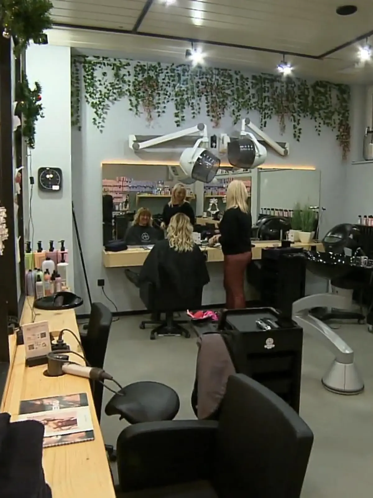 Bild zu: "Gleicher Preis für gleiche Haarlänge"