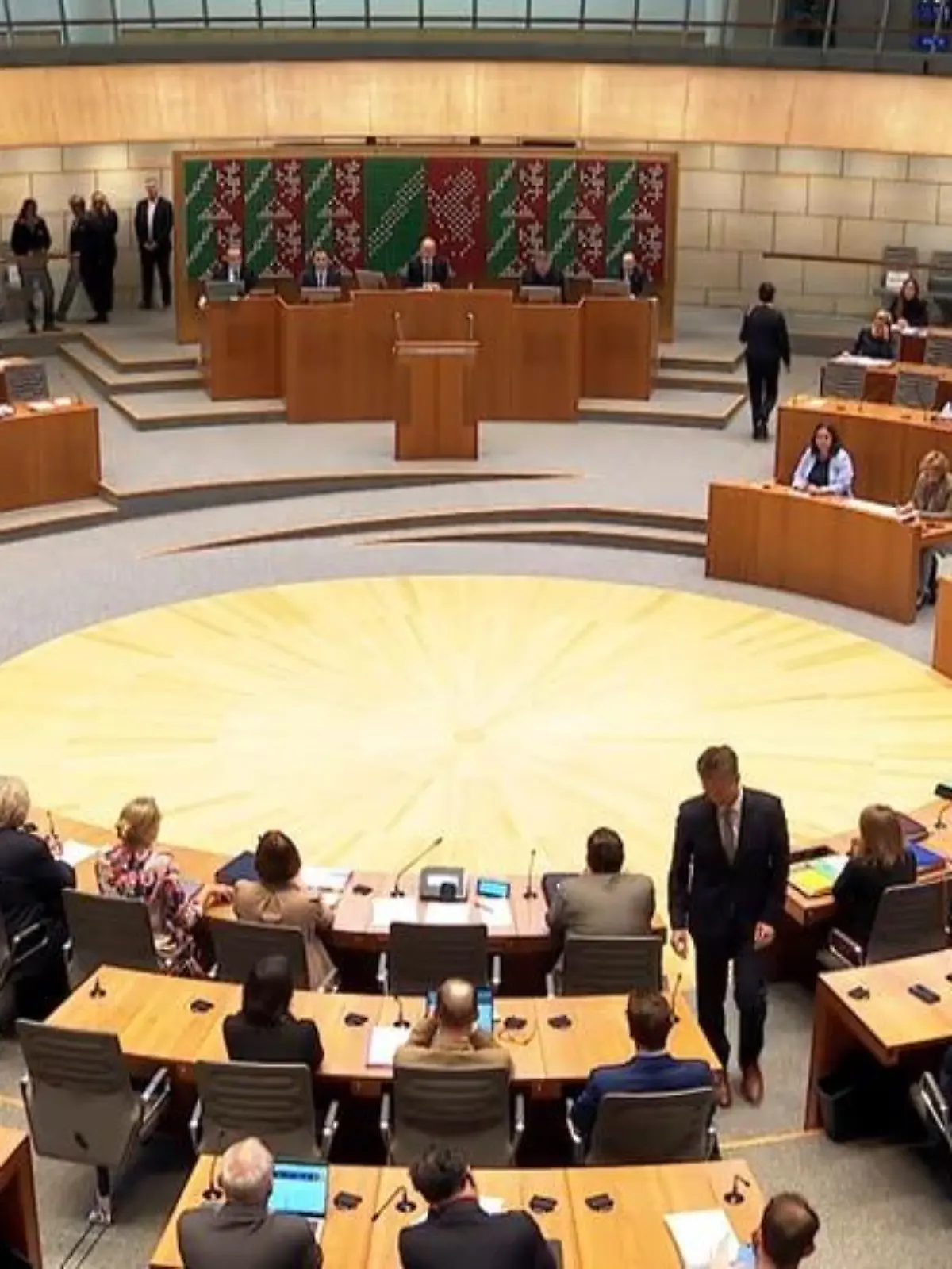 Bild zu: "Haushaltsdebatte im Landtag"