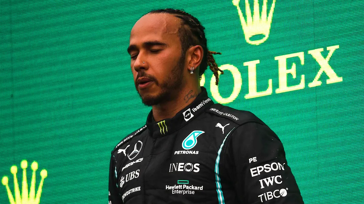 Formula 1 2021: Hungarian GP HUNGARORING, HUNGARY - AUGUST 01: Sir Lewis Hamilton, Mercedes, 3rd position, on the podium during the Hungarian GP at Hungaroring on Sunday August 01, 2021 in Budapest, Hungary. Photo by Zak Mauger / LAT Images Images PUBLICATIONxINxGERxSUIxAUTxHUNxONLY GP2111_152606_56I3864