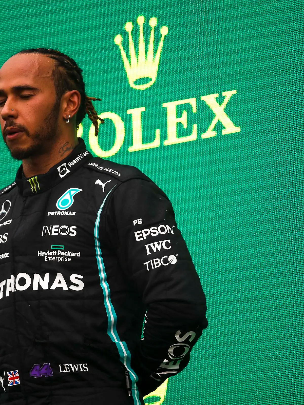  Formula 1 2021: Hungarian GP HUNGARORING, HUNGARY - AUGUST 01: Sir Lewis Hamilton, Mercedes, 3rd position, on the podium during the Hungarian GP at Hungaroring on Sunday August 01, 2021 in Budapest, Hungary. Photo by Zak Mauger / LAT Images Images PUBLICATIONxINxGERxSUIxAUTxHUNxONLY GP2111_152606_56I3864