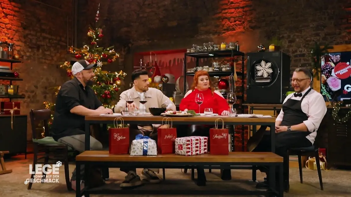 Bescherung, während der Hauptgang zieht Kleine Pause