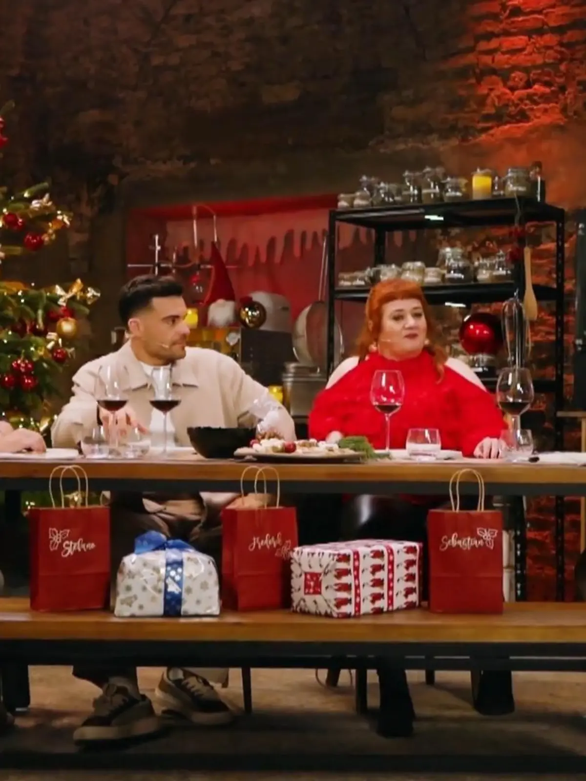 Bild zu: "Bescherung, während der Hauptgang zieht"