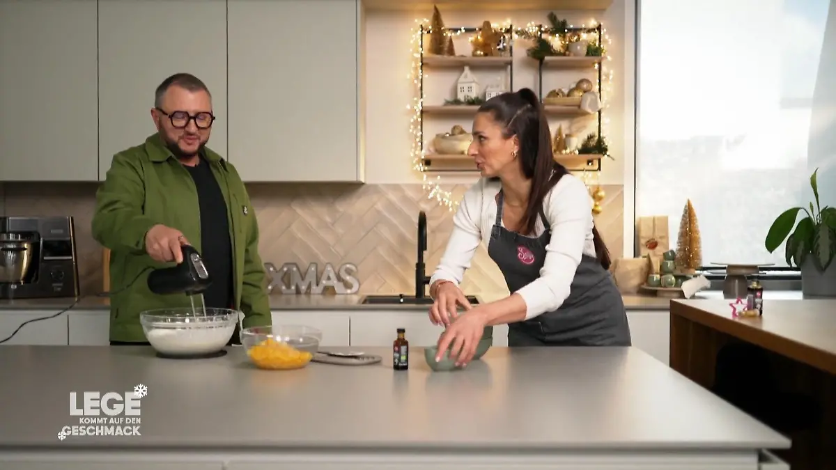 Die Creme zur Roten Grütze entsteht Feinschliff