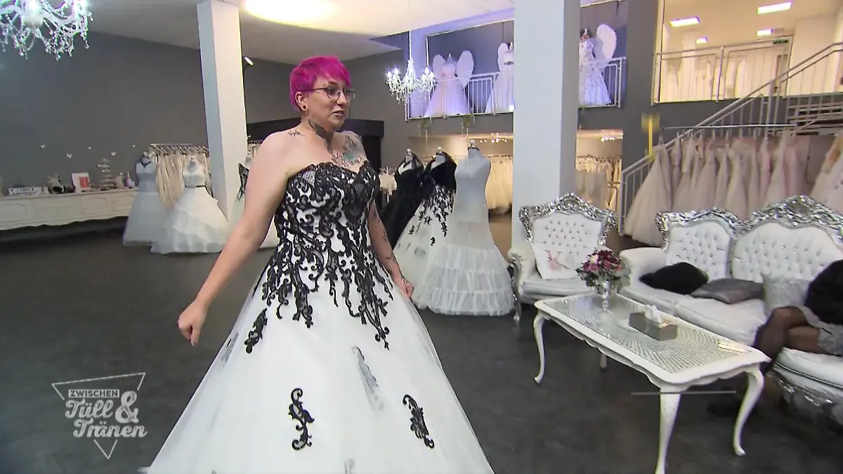 Wird Sandy doch von ihrer Idee abweichen? Vorstellung wackelt