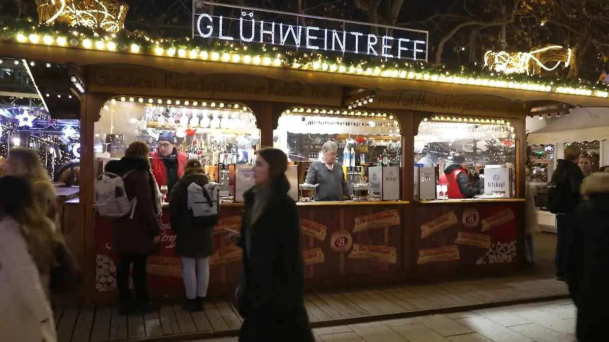 So günstig/teuer ist der Glühwein in Deutschland! Wie viel muss man zahlen?