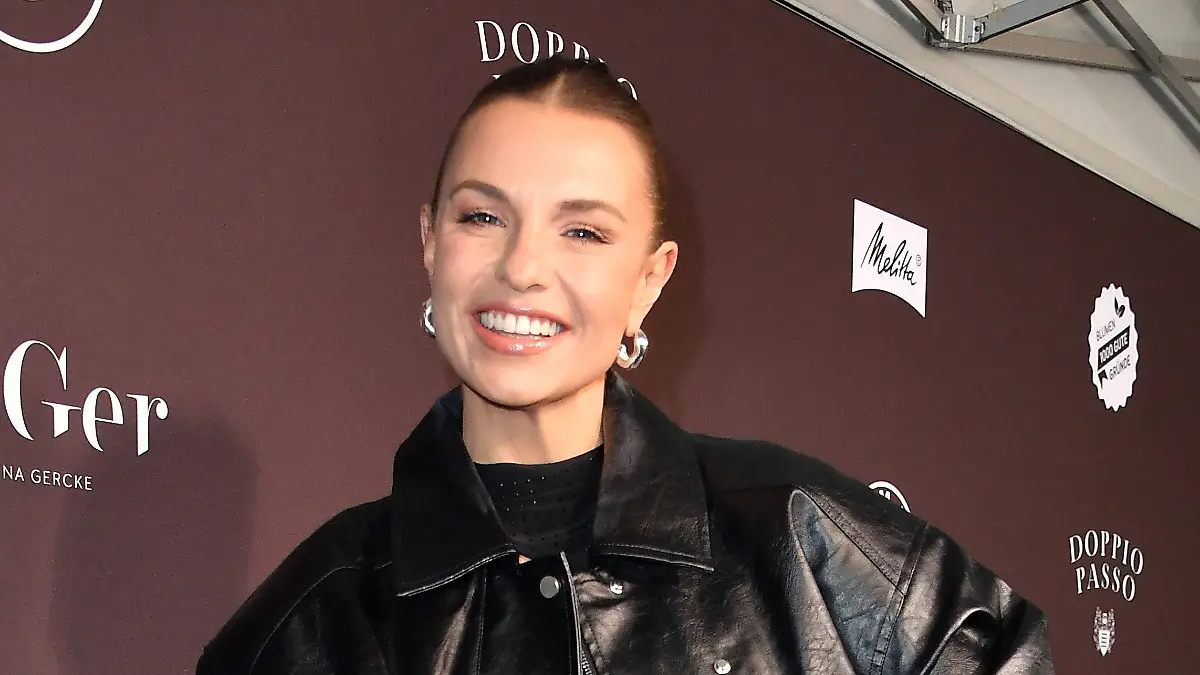 Laura-Wontorras-s-e-Hommage-an-die-Oma-DAS-darf-an-Weihnachten-nicht-bei-ihr-fehlen