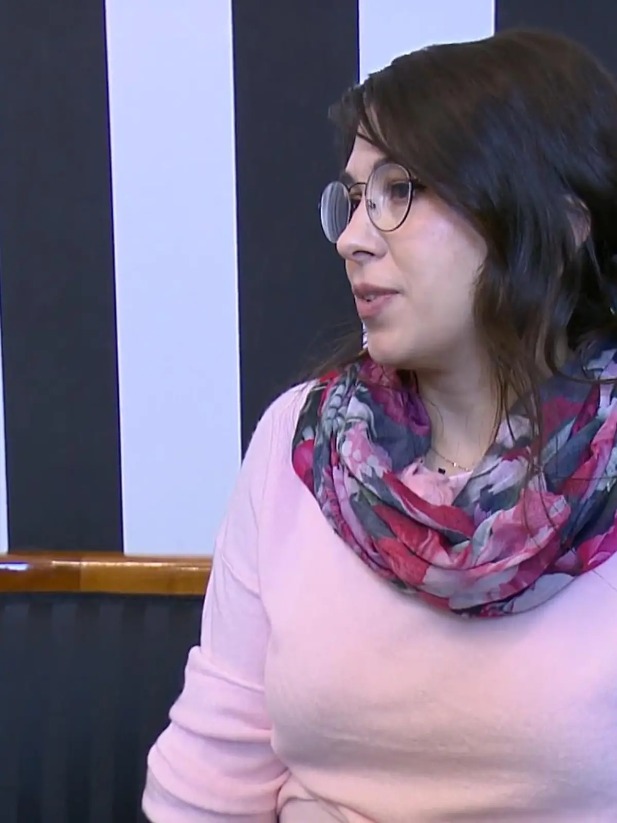 Bild zu: "Eva plant zwei Hochzeiten"