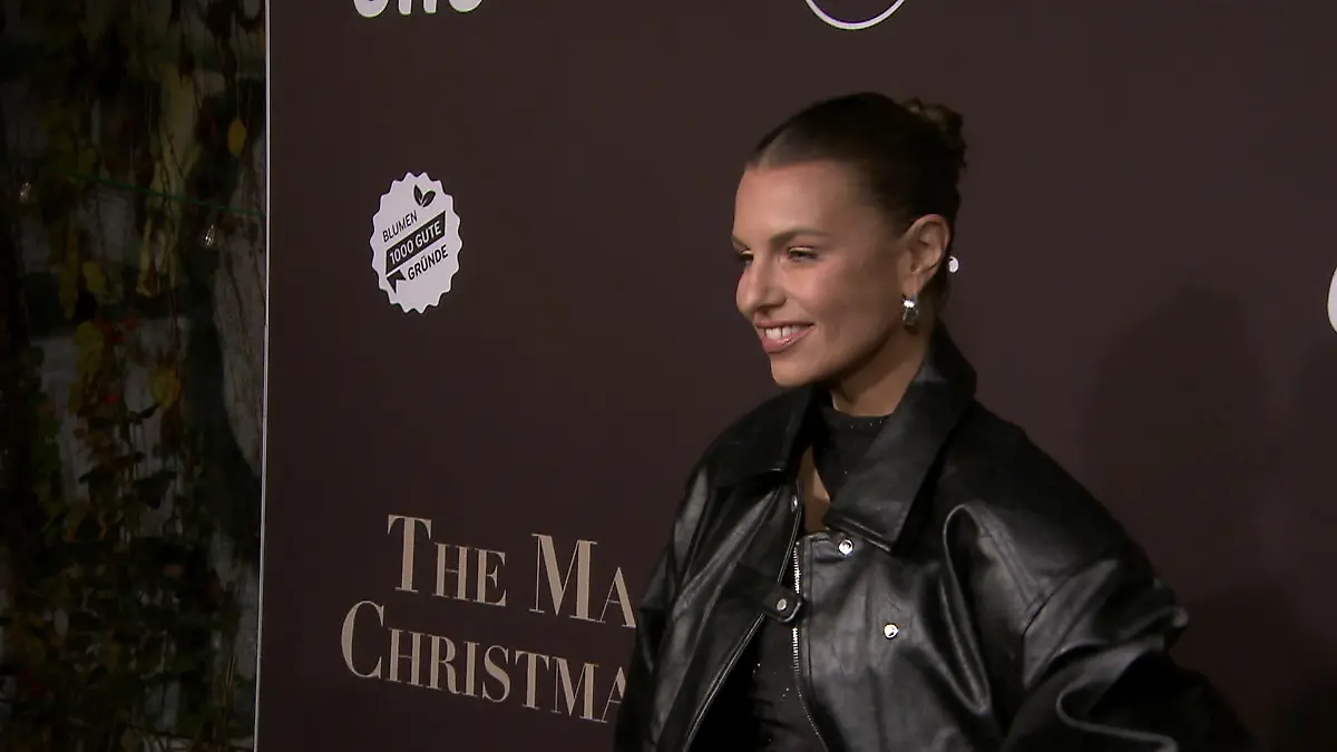 Laura Wontorra beichtet: DAS ist meine himmlische Leidenschaft Sportmoderatorin verrät Weihnachtsgeheimnis