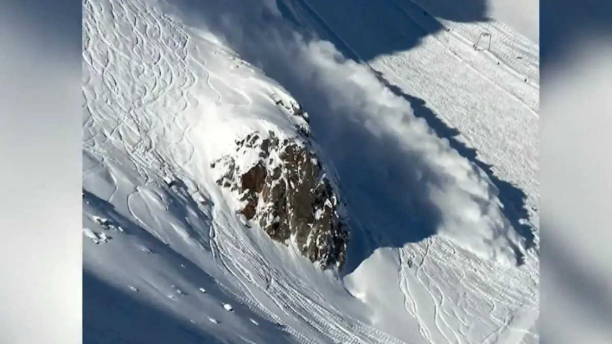 Video zeigt, wie Lawine über Skifahrer in Tirol rast Schnee-Horror in Österreich!