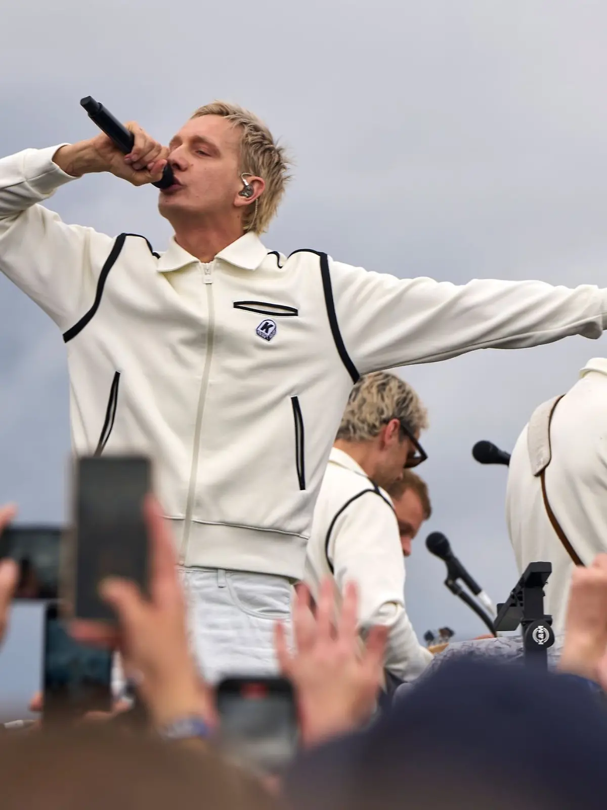 Bild zu: "18-jährige bekommt Hirntumor – ganze Region hilft, ihre größten Wünsche noch zu erfüllen"